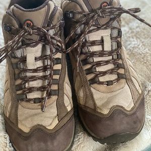 Merrell hiking shoes womens size 8.5